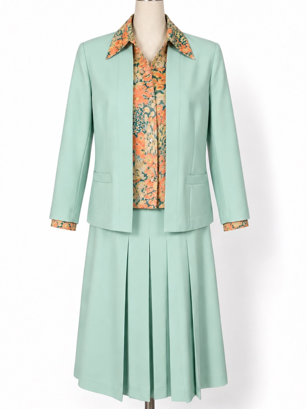 Vintage 70s polyester mint green / aqua pleated skirt set. 28.5" waist